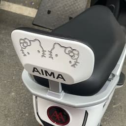 nhãn dán Hello Kitty 3D cho máy tính, tai nghe, xe điện, ô tô 4
