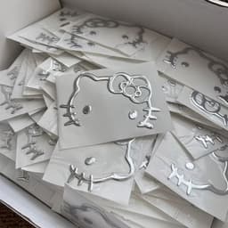 nhãn dán Hello Kitty 3D cho máy tính, tai nghe, xe điện, ô tô 5