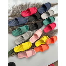 Dép đi trong nhà nguyên khối chống trơn trượt, chất liệu xốp siêu nhẹ (TRÁM) cho cảm giác thoải mái. 8