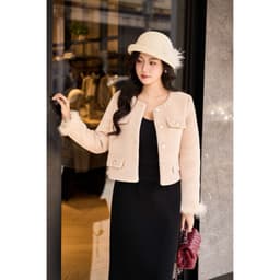 Áo khoác lông thỏ mã 8915 phối tay lông, chất lông thỏ ép mềm mịn, thiết kế 2 lớp sang chảnh 8