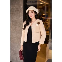 Áo khoác lông cài hoa chất lông thỏ ép mềm mịn dày dặn 2 lớp phối cúc ngọc siêu sang Eva Lover M8902  2