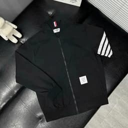Áo khoác Bomber Thome Thêu 4 vạch Chất liệu gió 2 lớp chống gió cực bền unisex nam nữ Mẫu bomber thome Hot trend 2025 4