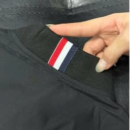 Áo khoác Bomber Thome Thêu 4 vạch Chất liệu gió 2 lớp chống gió cực bền unisex nam nữ Mẫu bomber thome Hot trend 2025 6