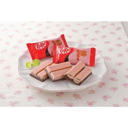 [Date Xa] Bánh Kitkat Vị Dâu Socola Nội Địa Nhật Cao Cấp (Gói 9 Thanh) 2