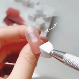 Hộp Bút kèm mút dặm ombre bông đặc siêu mướt có hộp đựng Nail Michi 2