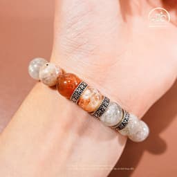 Ngọc Đan Tâm - Vòng Tay Đá Mặt Trời Đa Sắc 10mm Phối Charm Bạc Chữ Vạn - Đa Mệnh 7