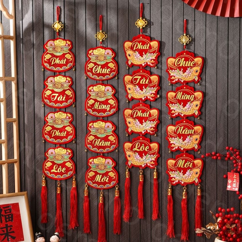 Trang trí Tết truyền thống, Bộ câu đối đỏ độc đáo cho năm mới may mắn
