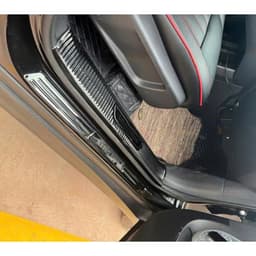 Bộ ốp bậc trong ngoài xe Limo Green vân titan sản phẩm đã có sẵn keo dán chuẩn xe 2