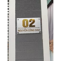 Biển số nhà Màu xước bạc + Alu vàng gương 3