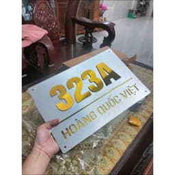 Biển số nhà Màu xước bạc + Alu vàng gương 6
