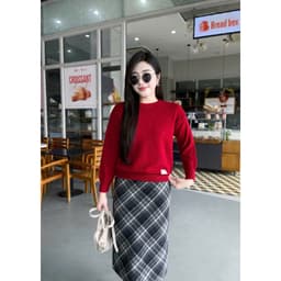 Áo len nữ cổ tròn Evalover mã 2605 phối logo, chất len ép mềm kiểu dáng xuông dễ mặc 3