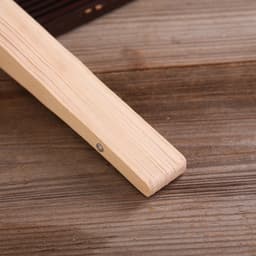 Quạt gỗ nhiều màu cổ trang nhiều hoạt tiết làm oản, tháp độc đáo 7