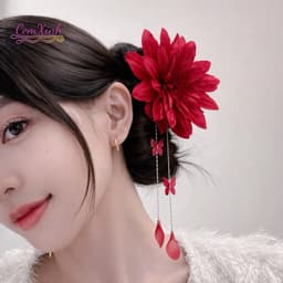 Kẹp hoa đỏ tua rua chụp tết với áo dài, sườn xám 1