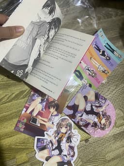 Vở novel Cô Nàng Otaku Nhà Tôi tập 1 kèm phụ kiện 6