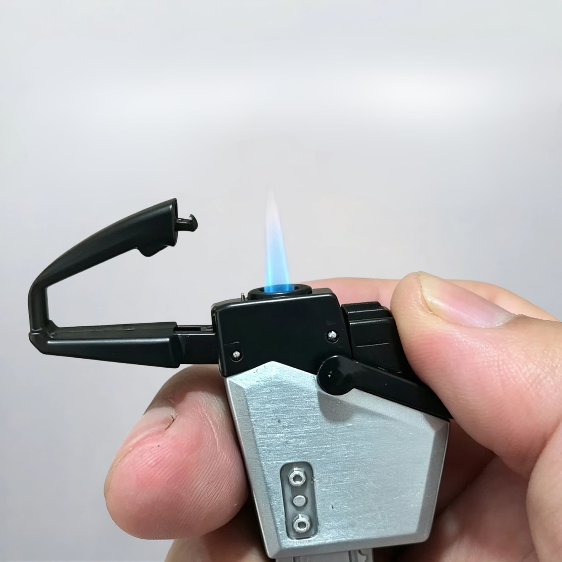 HCM Bật Lửa Khè Xài Gas Hình Cưa Xích Mini Sáng Tạo - Độc Lạ
