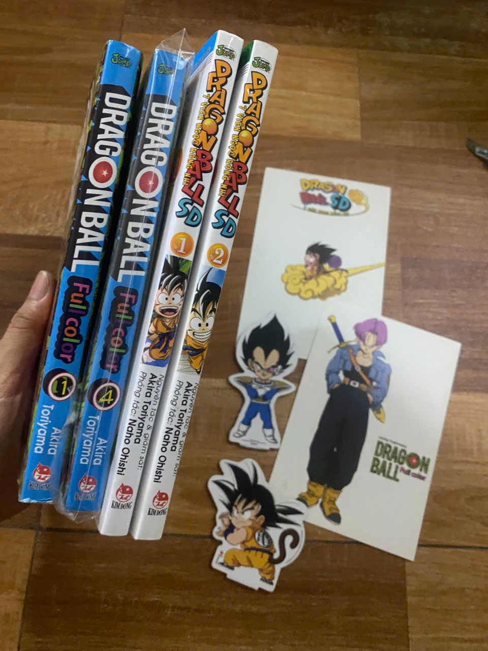 Combo 4q vở tranh Dragon ball color dragon ball sd kèm phụ kiện