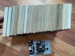 (mẫu 1) Bộ 22q vở Hắc quản gia Tvm 1-22 kèm 1 card 4