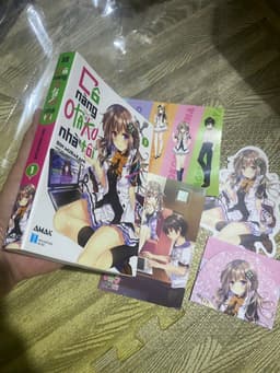 Vở novel Cô Nàng Otaku Nhà Tôi tập 1 kèm phụ kiện 1