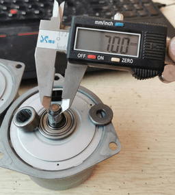 Động cơ lệch tâm nam châm vĩnh cửu, có chổi than tốc độ cao 9