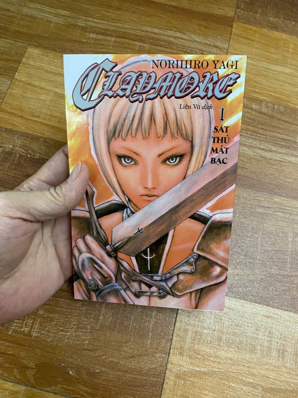 vở Claymore 1 kèm pos