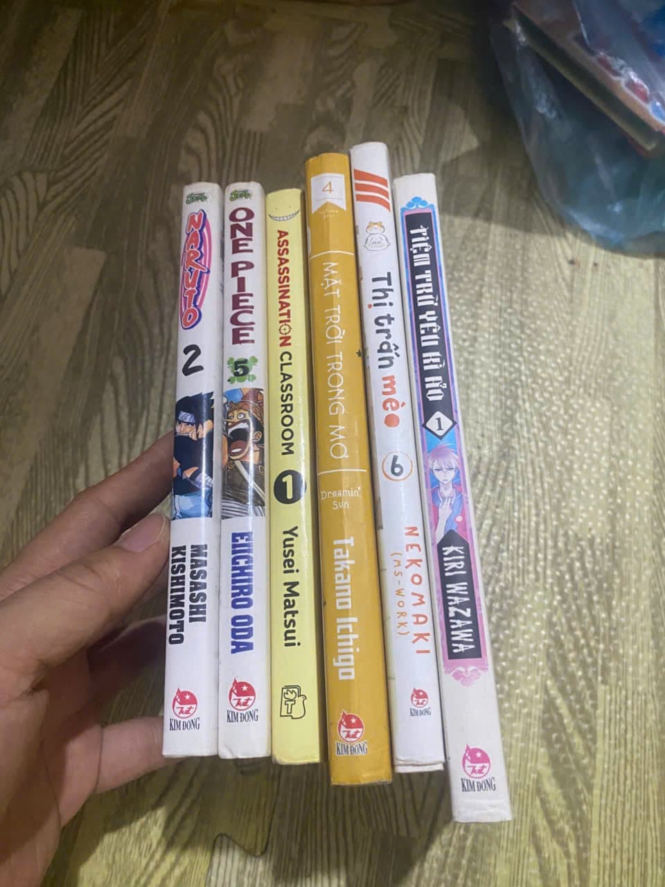 (lô lẻ10) Vở tranh Thị trấn mèo Lớp học ám sát One piece Naruto Tiệm trừ yêu kì ảo